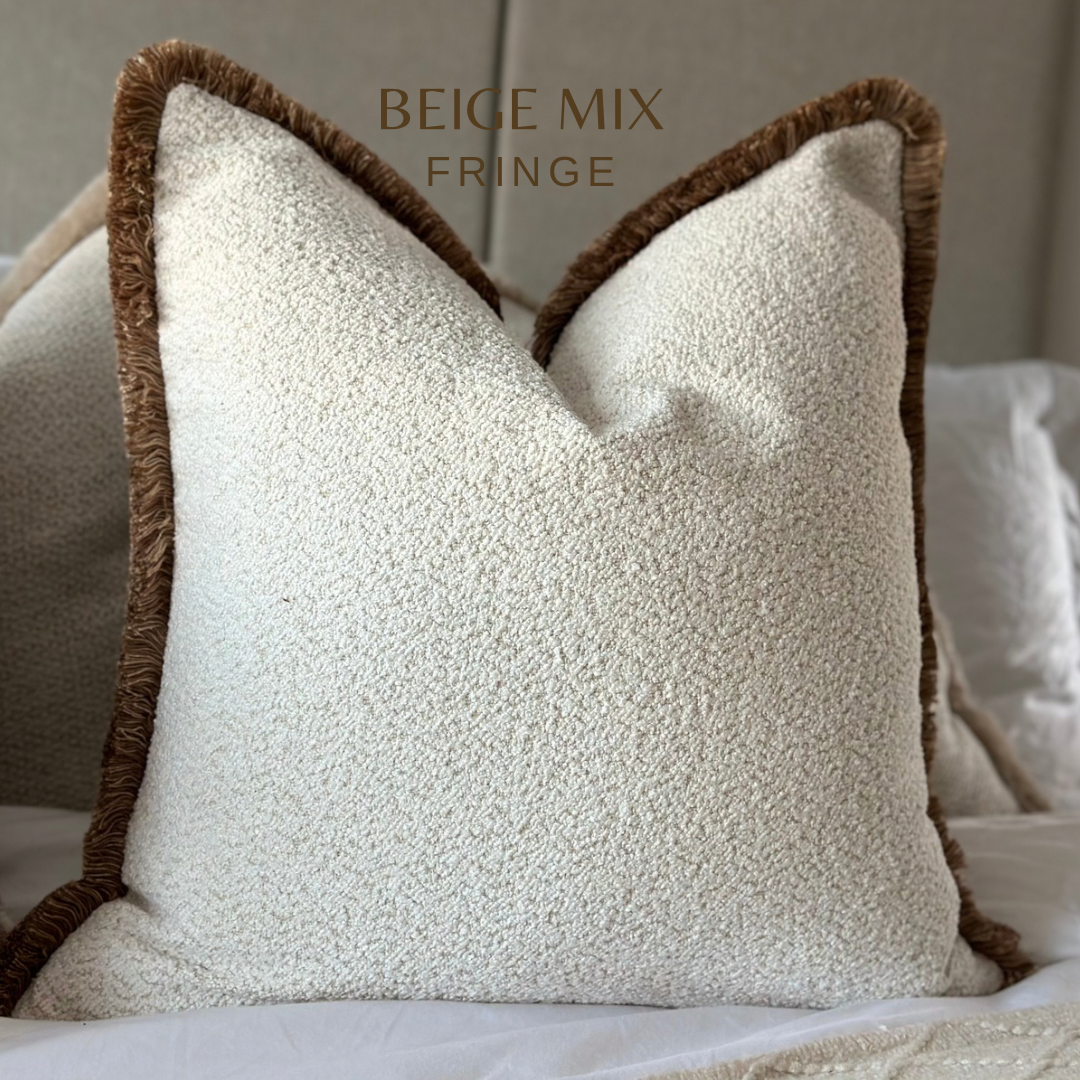IVORY BOUCLE | Fringed cushion