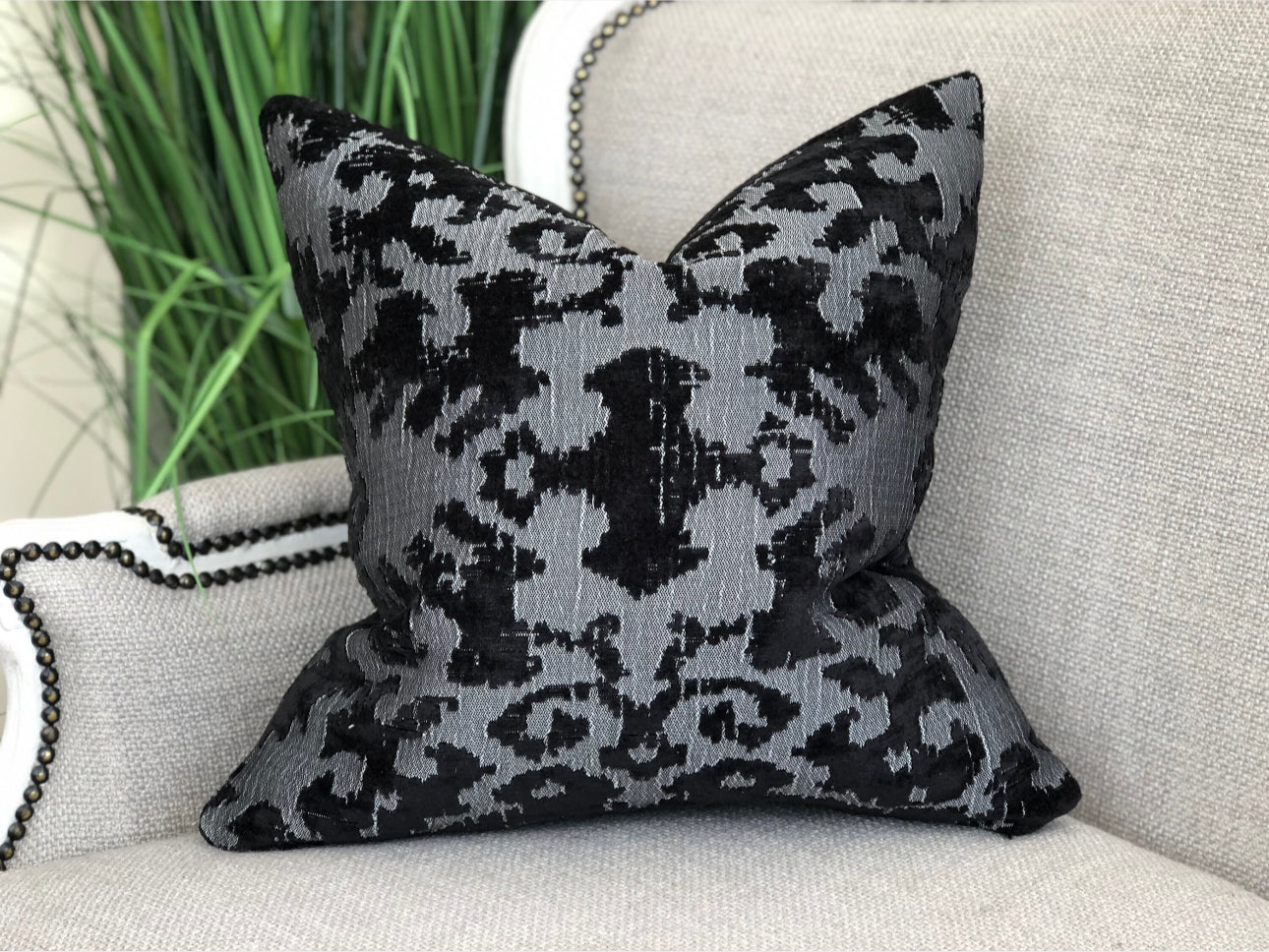 Black Pattern cushion cover 60x60cm - Last 1