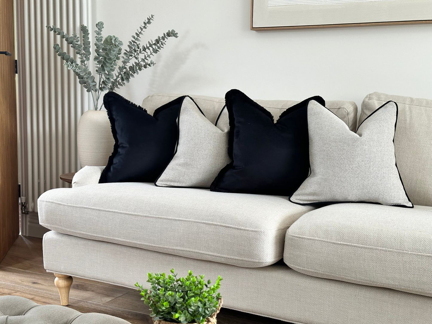 Luxury modern cushion set