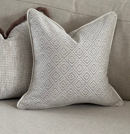 PARIS | Piped Cushion