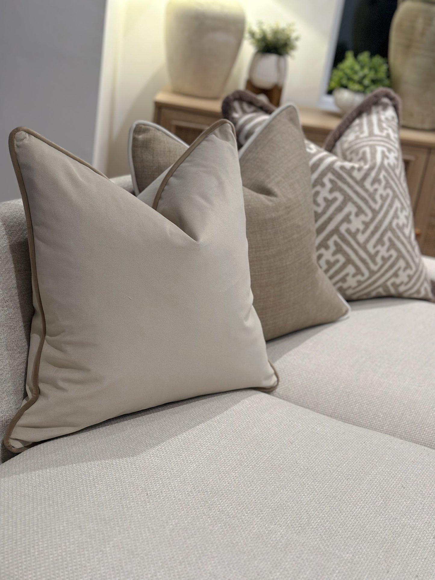 PUTTY VELVET | Fringe or Piped Cushion