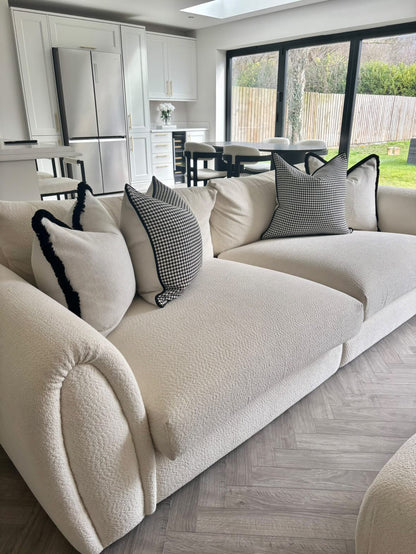 Black and white cushion set