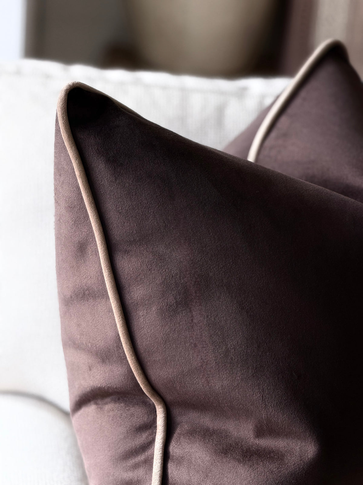 DARK BROWN | Velvet Cushion