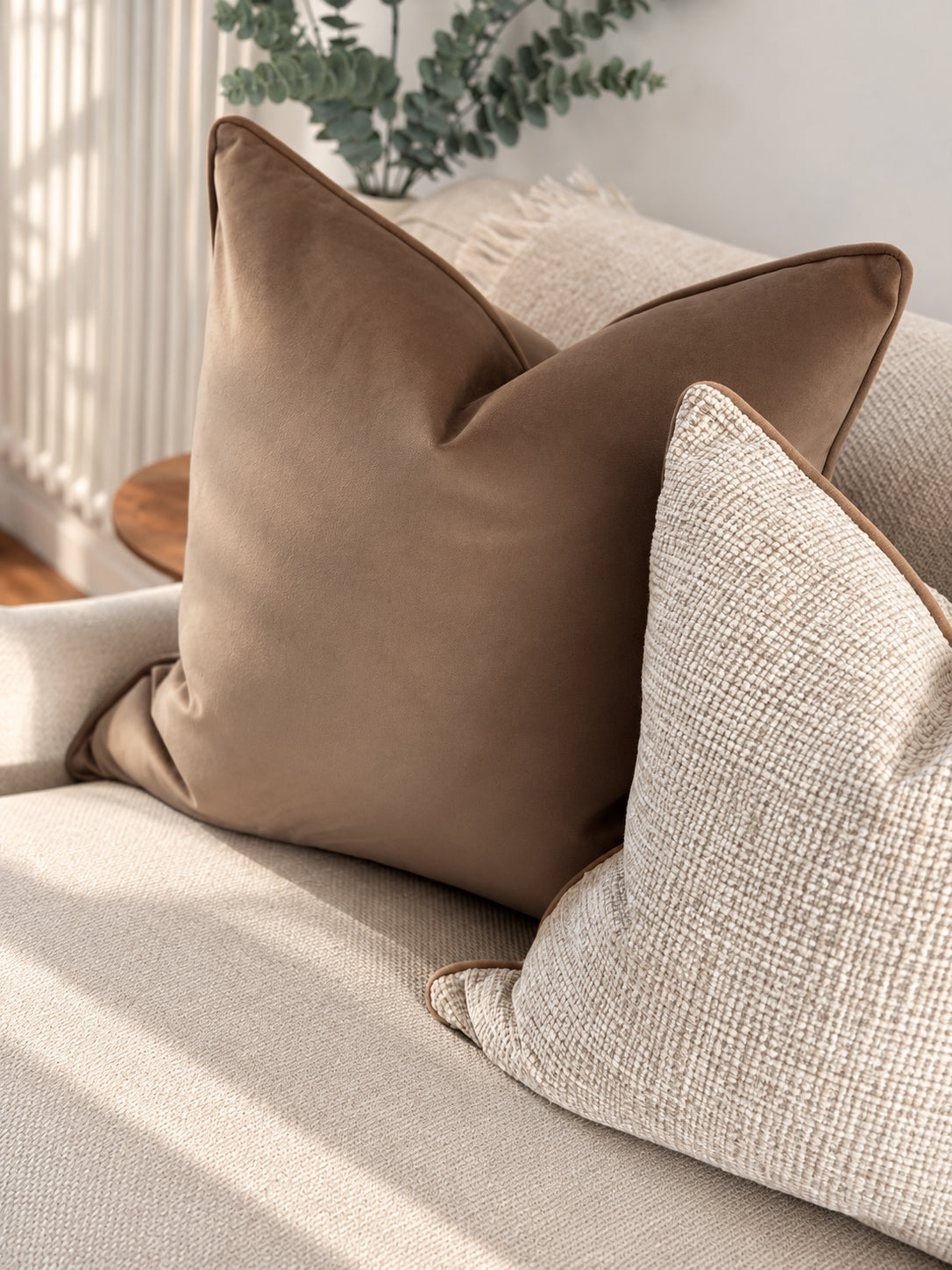BEIGE TAUPE | Velvet Cushion