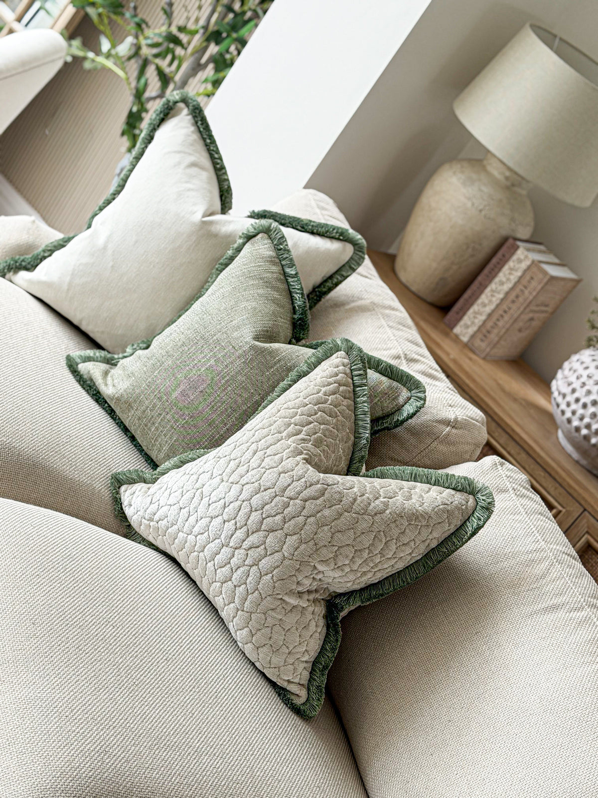 GLACIER | Ivory Textured Fringed Cushion