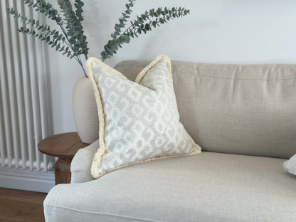 Best luxury cushions in ivory cream.