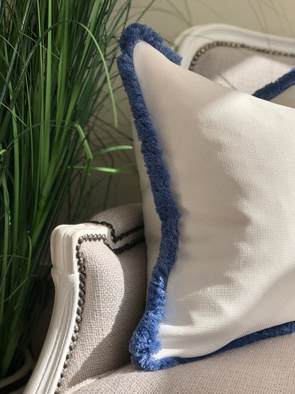 Neutral fringed cushion - LIGHT CREAM